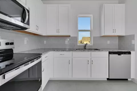 Kitchen - 6406 Rover Way, Saint Cloud, FL 34771 photo 5 of 7