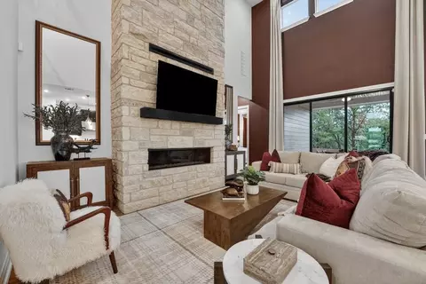 Living - 7812 Skytree Dr, Austin, TX 78744 photo 2 of 3