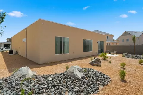 Exterior - 5367 S Redondo Ave, Washington, UT 84780 photo 5 of 11