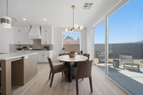 Dining - 5367 S Redondo Ave, Washington, UT 84780 photo 3 of 3