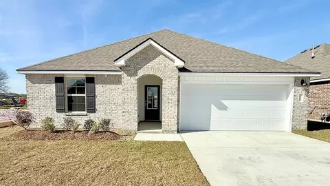 102 Lake Oak Dr, Lafayette, LA 70507