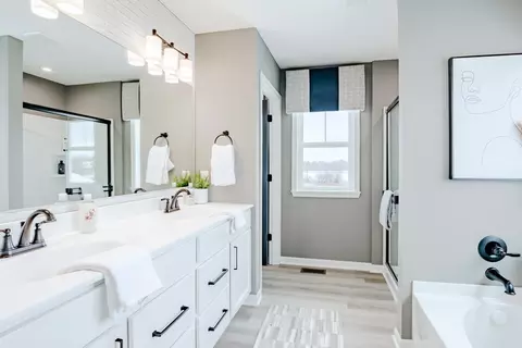 Bath - 5817 Montrose Ct, Morrow, OH 45152 photo 2 of 3