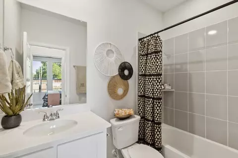 Bath - 3076 Tall Pine Ln, Corinth, TX 76210 photo 2 of 5