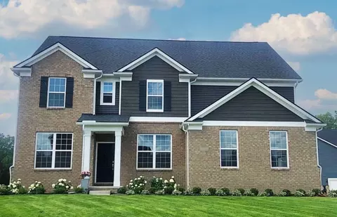 58584 Selma Dr, South Lyon, MI 48178