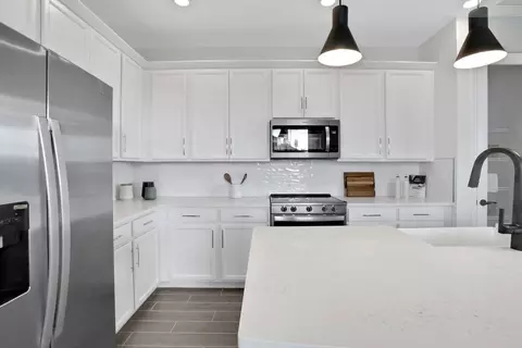 Kitchen - 7542 Sea Oak Ct, Parrish, FL 34219 photo 3 of 6