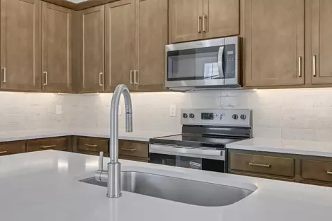 Kitchen - 7542 Sea Oak Ct, Parrish, FL 34219 photo 2 of 5