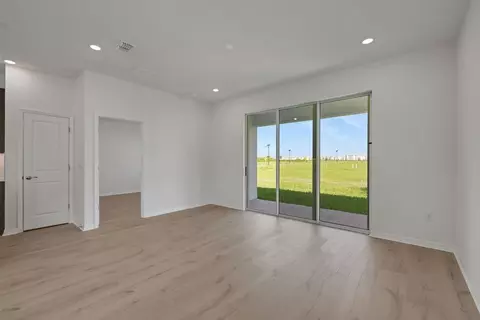 Living - 7542 Sea Oak Ct, Parrish, FL 34219 photo 2 of 6