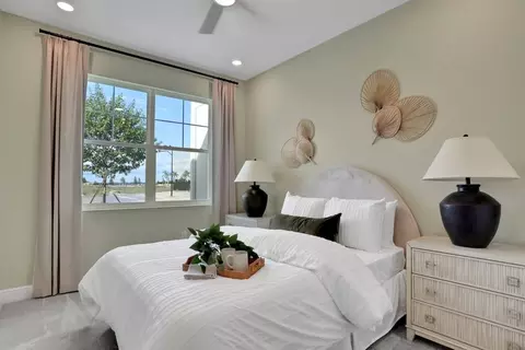 Bedroom - 7542 Sea Oak Ct, Parrish, FL 34219 photo 3 of 7