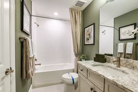 Bath - 3386 Yellow Leaf Cir, Spring Hill, FL 34609 photo 5 of 5