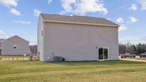 Exterior - 113 Cornerstone Dr, Williamsburg, OH 45176 photo 2 of 12