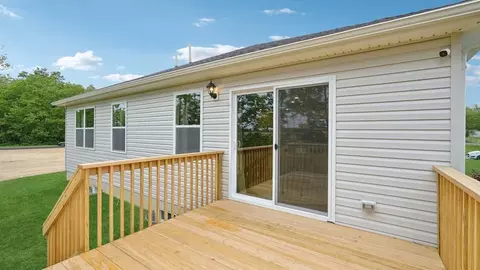 Exterior - 113 Cornerstone Dr, Williamsburg, OH 45176 photo 10 of 12