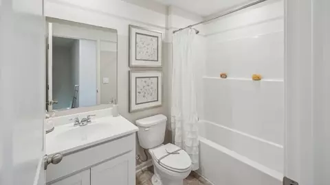 Bath - 113 Cornerstone Dr, Williamsburg, OH 45176 photo 2 of 3