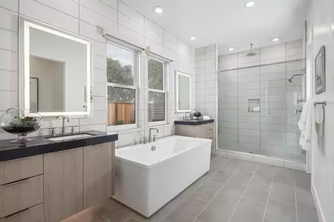 Bath - 3000 Edgewater Ave, Tracy, CA 95377 photo 1 of 3