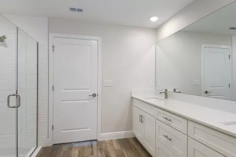 Bath - 6087 SW 97th St, Ocala, FL 34476 photo 2 of 4