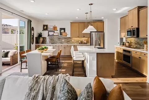 30095 Zenith Dr, Lake Elsinore, CA 92532