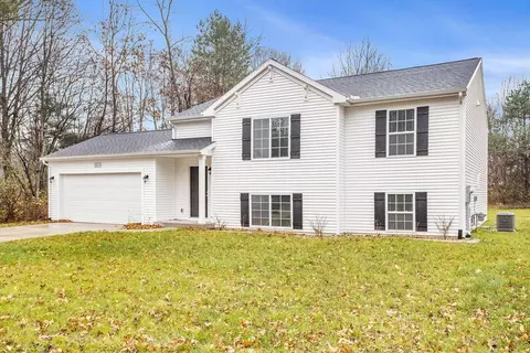 18342 Loganwood Trl, Battle Creek, MI 49014