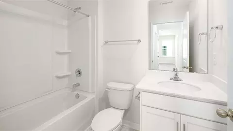 Bath - 2002 10th St SE, Hickory, NC 28602 photo 3 of 9