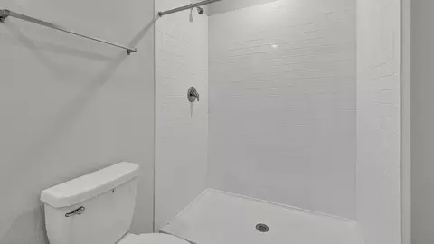 Bath - 2207 Gentle Rain Dr, Luling, TX 78648 photo 3 of 7