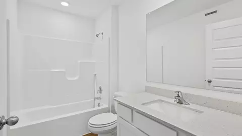 Bath - 577 Petry St, Hebron, IN 46341 photo 2 of 3