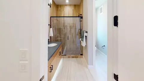 Bath - 1035 E Combs Rd, Queen Creek, AZ 85140 photo 2 of 4