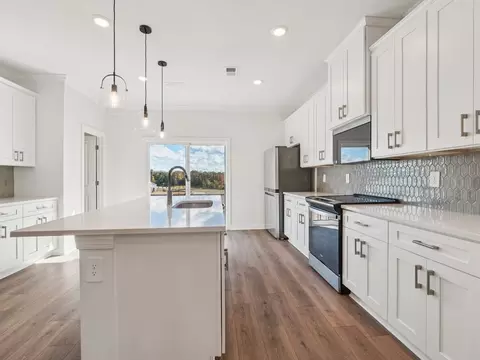 Kitchen - 331 Golden Maple Ct, Fort Mill, SC 29708 photo 6 of 7
