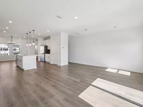 Living - 331 Golden Maple Ct, Fort Mill, SC 29708 photo 2 of 5