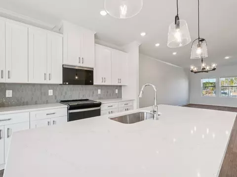 Kitchen - 331 Golden Maple Ct, Fort Mill, SC 29708 photo 5 of 7