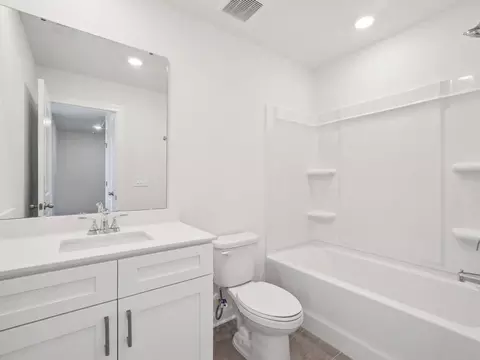 Bath - 331 Golden Maple Ct, Fort Mill, SC 29708 photo 6 of 6