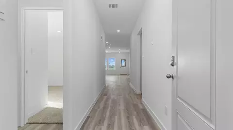 Entry Way - 13 Robin Ct, Angleton, TX 77515 photo 1 of 4