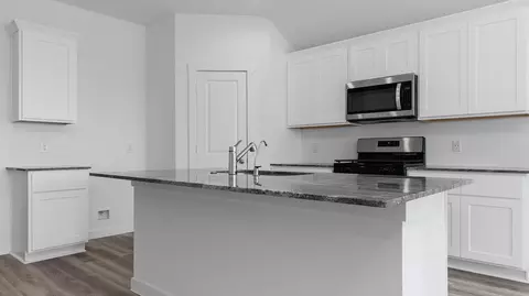Kitchen - 13 Robin Ct, Angleton, TX 77515 photo 1 of 4