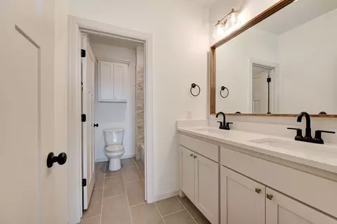 Bath - 7201 E Oakland St, Broken Arrow, OK 74014 photo 4 of 6