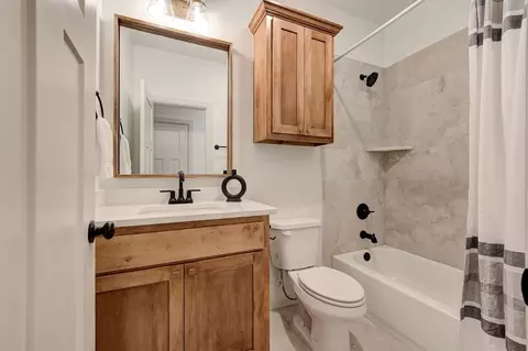 Bath - 7201 E Oakland St, Broken Arrow, OK 74014 photo 6 of 6