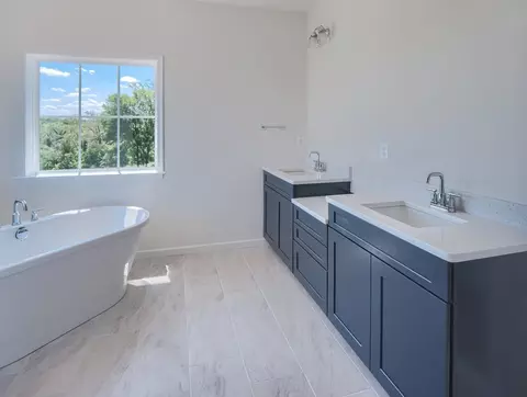 Bath - 151 Thompson Rd, Kennett Square, PA 19348 photo 18 of 36