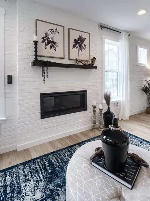 Living - 151 Thompson Rd, Kennett Square, PA 19348 photo 4 of 37