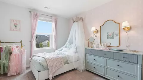 Bedroom - 21729 SE Stromboli Ln, Bend, OR 97702 photo 5 of 10