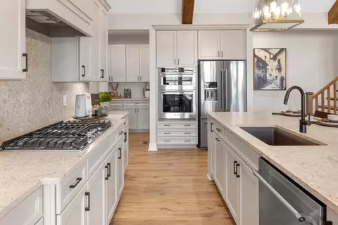 Kitchen - 561 Bluestem Dr, Edgewood, KY 41017 photo 4 of 6