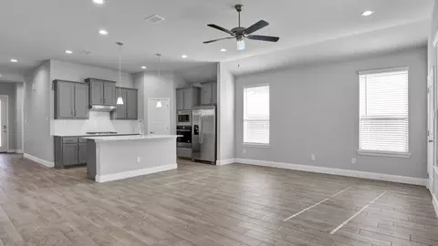 Living - 1821 Laurel St, Denton, TX 76205 photo 2 of 8