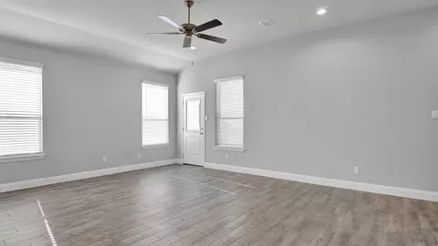 Living - 1821 Laurel St, Denton, TX 76205 photo 4 of 8