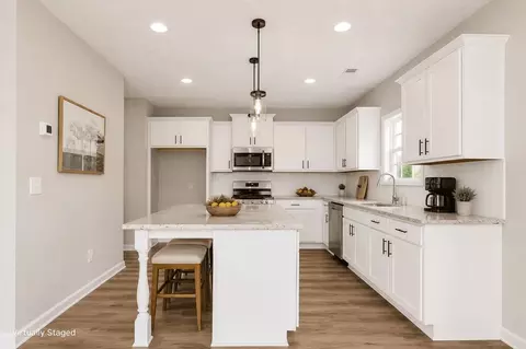 1030 Sun Vly, Macon, GA 31211