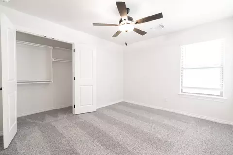 Bedroom - 8701 Stark St, Arcadia, OK 73007 photo 4 of 17