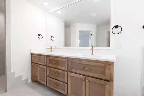 Bath - 8701 Stark St, Arcadia, OK 73007 photo 1 of 22