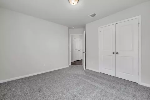 Bedroom - 1499 Lake Ridge Dr, Brenham, TX 77833 photo 2 of 4