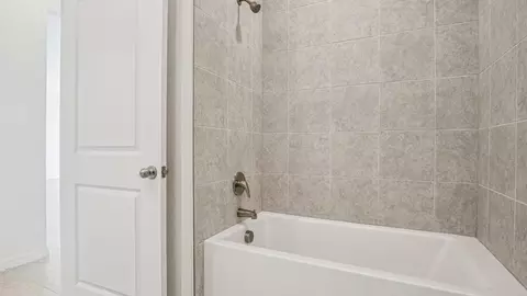 Bath - 271 Marion Oaks Blvd, Ocala, FL 34473 photo 5 of 6