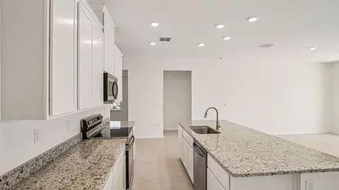 Kitchen - 271 Marion Oaks Blvd, Ocala, FL 34473 photo 2 of 4