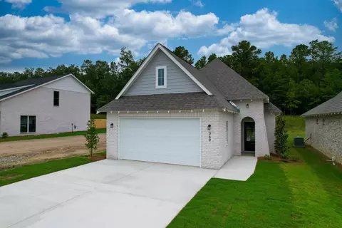 Exterior - 1004 Crossing Ct E, Valley, AL 36854 photo 4 of 8