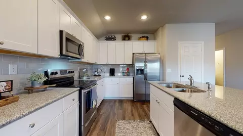 Kitchen - 417 Silas Dr, Tuttle, OK 73089 photo 2 of 5