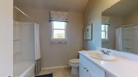 Bath - 417 Silas Dr, Tuttle, OK 73089 photo 2 of 3