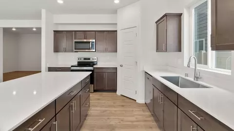 Kitchen - 13409 E 35th Ln, Spokane, WA 99206 photo 4 of 6