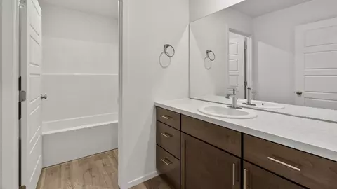 Bath - 13409 E 35th Ln, Spokane, WA 99206 photo 4 of 4