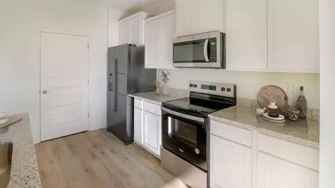 Kitchen - 18746 Caffee Dr, Vance, AL 35490 photo 6 of 10